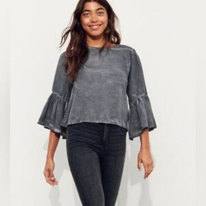 EXPRESS Women's Gray Ruffle Bell Sleeve Top Size Small